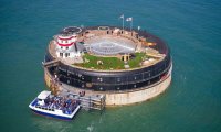 دژهای دفاعی دریایی تبدیل به لوکس ترین مکان تفریحی شدند!