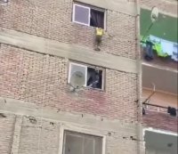 نجات کودک مصری | کلیپ جالب | نجات دادن | نجات جان کودک